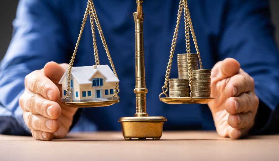 What Are The Pros And Cons Of Rolling 401K Into IRA?